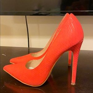 ✨Shoe Republic L.A. Coral Pumps✨